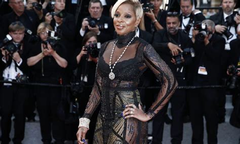 mary j. blige nude|Mary J. Blige Posed Her Nude And Flawless 50.